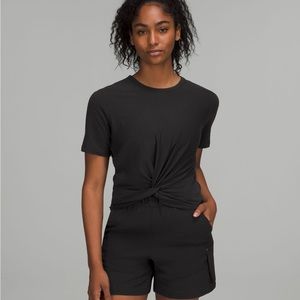 Lululemon black crescent tee size 6